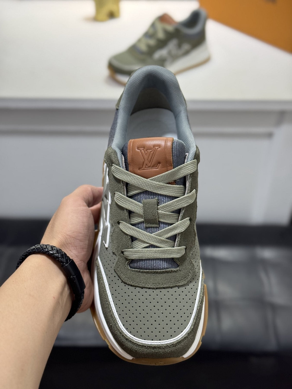 Louis Vuitton LV-Detail Low-Top Sneakers
